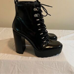 🔴SOLD🔴- ZARA Fall Black Ankle High Heel Combat Moto Chunky Mountain Boots